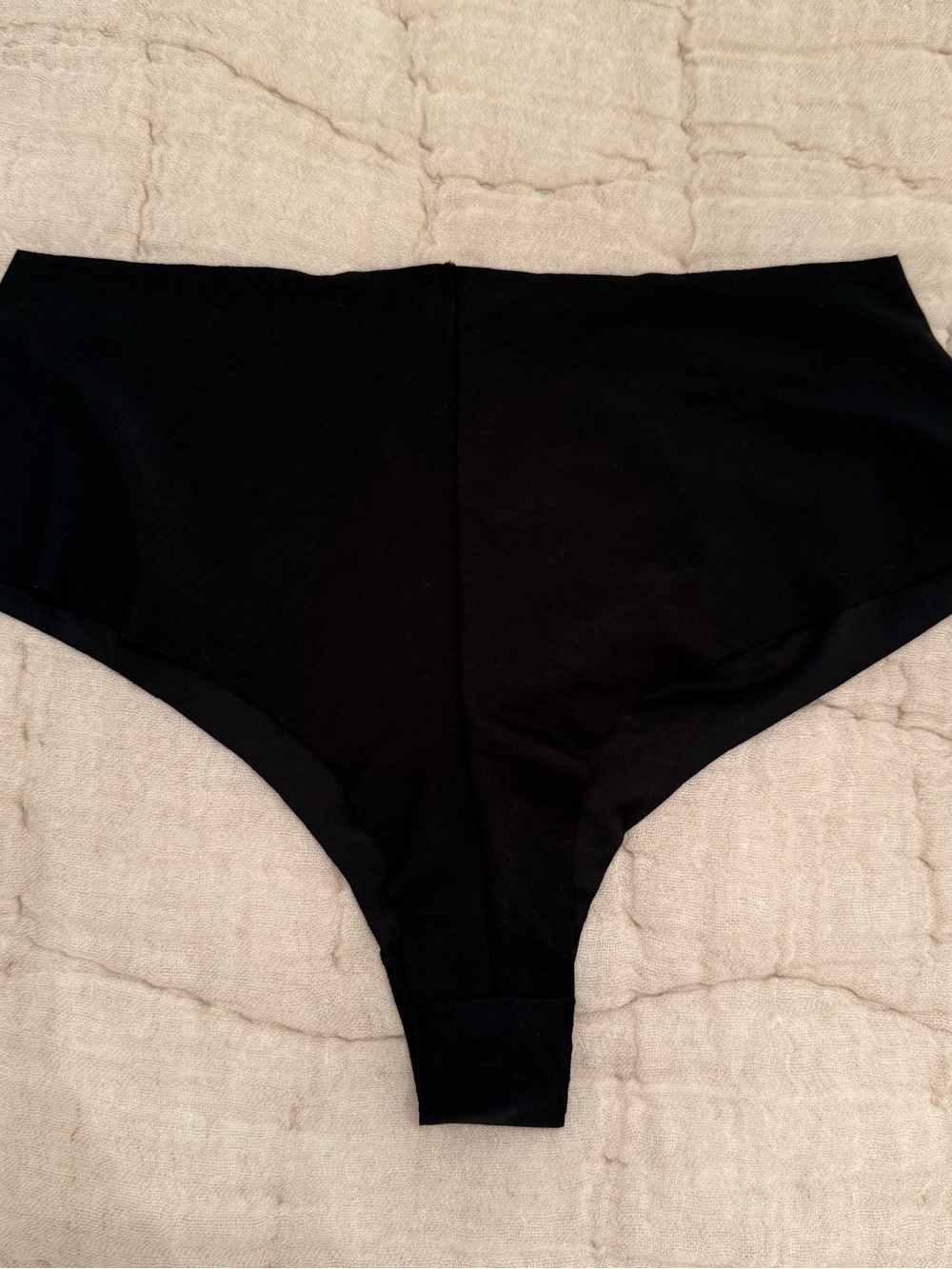 NUÉ Black Seamless Underwear - Picture 2 of 3